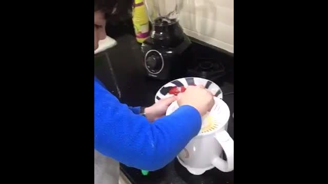 Akram -  CE1 - Jus de fruits - R